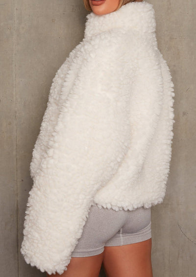 Aurora – Snygg damjacka i plysch med dragkedja